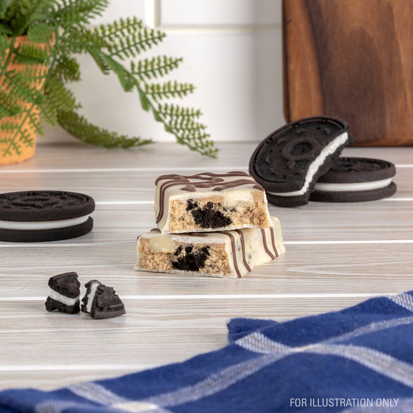 dipped-cookies-and-cream-protein-bars-l7 15807_QN_USA_ProteinBar_CAC_InterimAssetUpdate_Digital-Dipped-ProductCarouselSet_Tabletop1.jpg