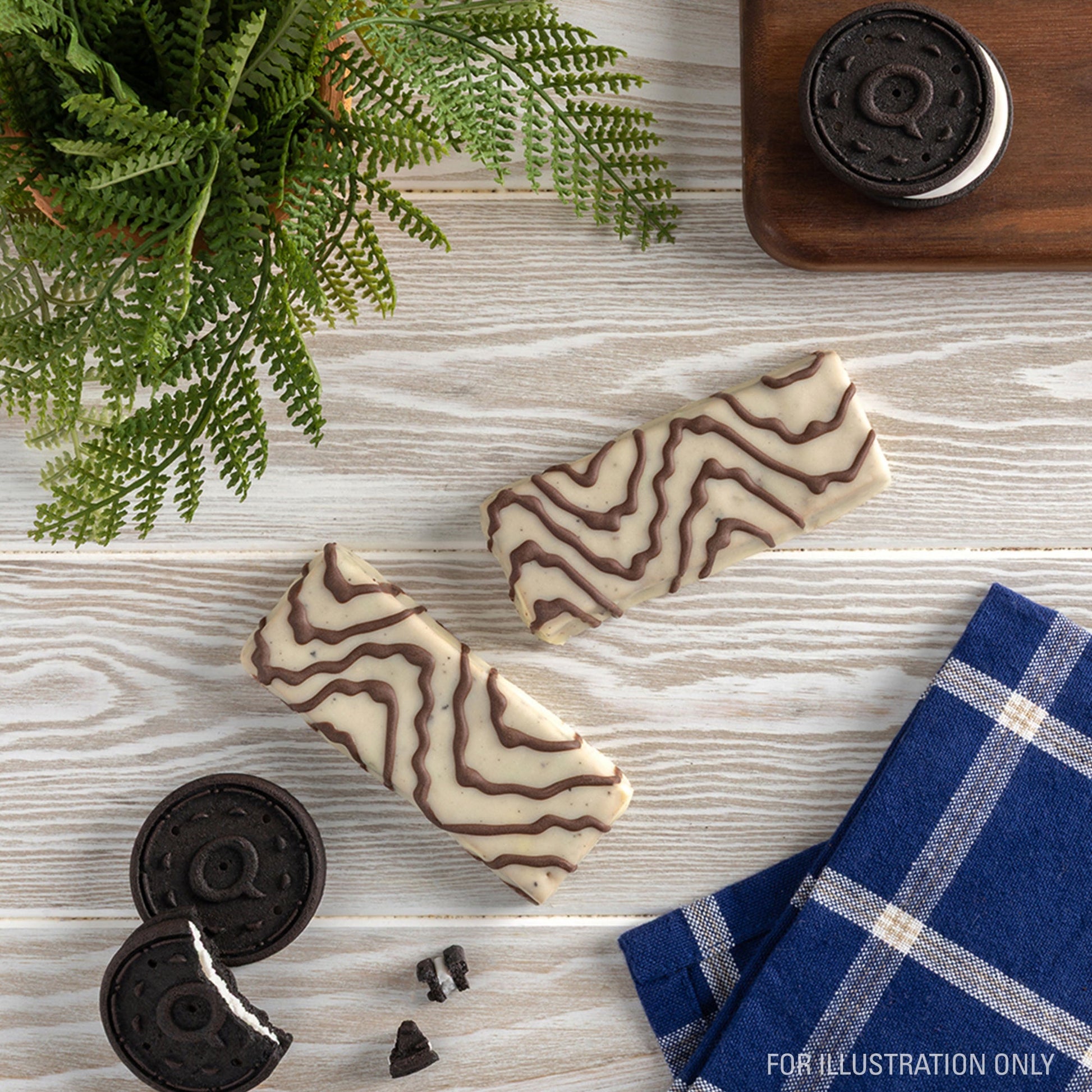 dipped-cookies-and-cream-protein-bars-l7 15807_QN_USA_ProteinBar_CAC_InterimAssetUpdate_Digital-Dipped-ProductCarouselSet_Tabletop2.jpg